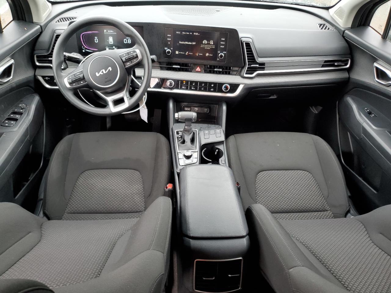 2024 Kia Sportage - Image 8
