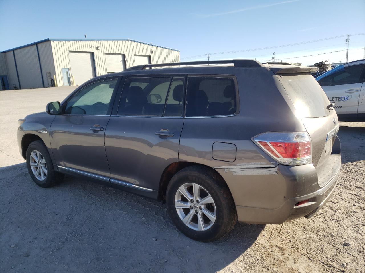 2011 Toyota Highlander - Image 2