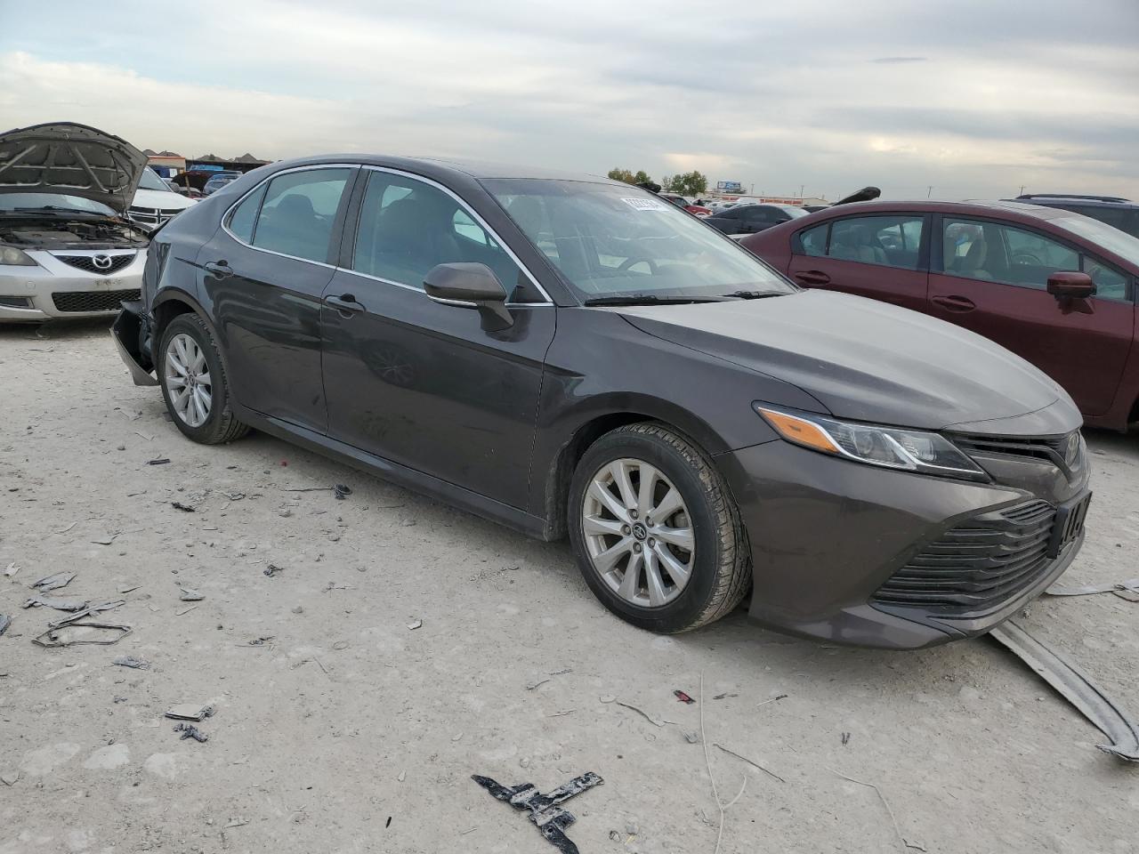 VIN 4T1B11HK7JU548391 2018 TOYOTA CAMRY no.4