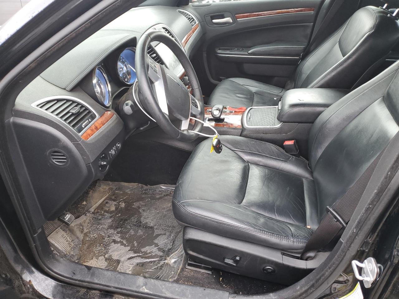 2014 Chrysler 300 - Image 7