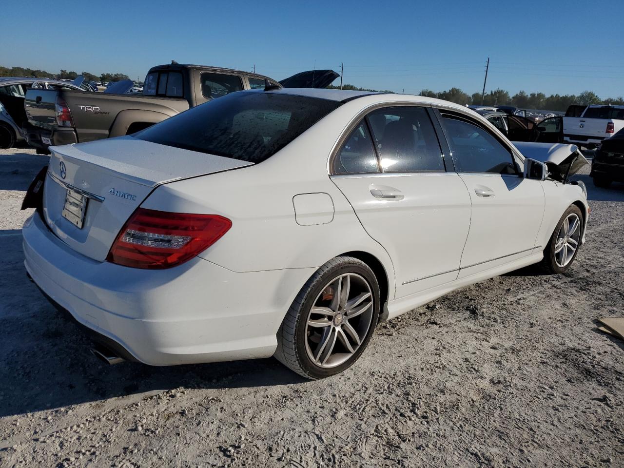 VIN WDDGF8AB2EA943641 2014 MERCEDES-BENZ C-CLASS no.3