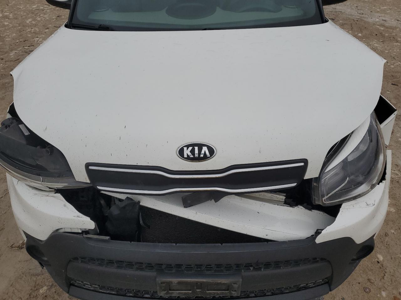 VIN KNDJN2A26K7678098 2019 KIA SOUL no.12