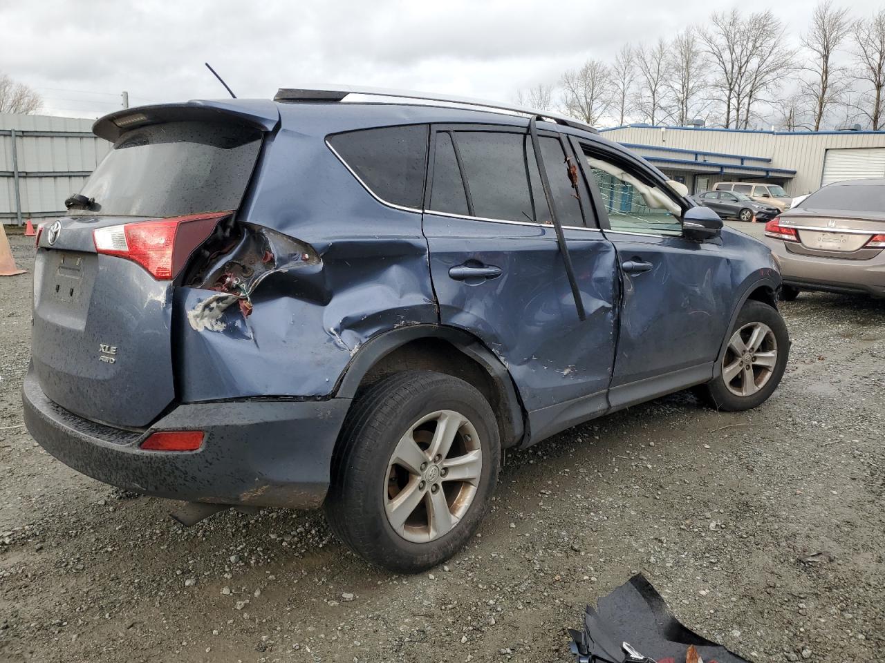 VIN JTMRFREV7DD044882 2013 TOYOTA RAV4 no.3