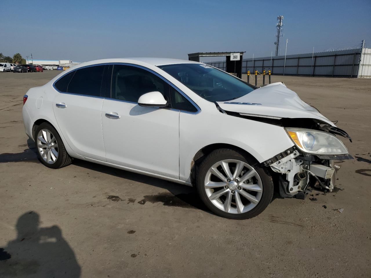 VIN 1G4PR5SK2E4244356 2014 BUICK VERANO no.4