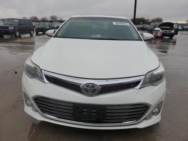 Sedans TOYOTA AVALON 2013 White