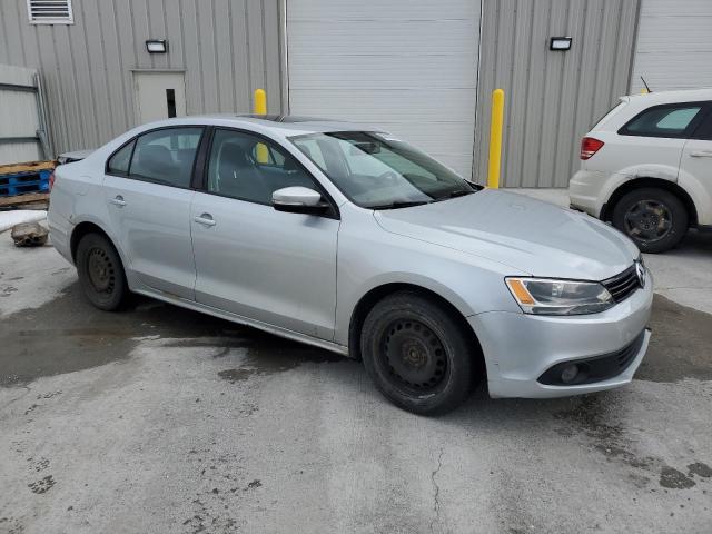 Sedans VOLKSWAGEN JETTA 2013 Silver