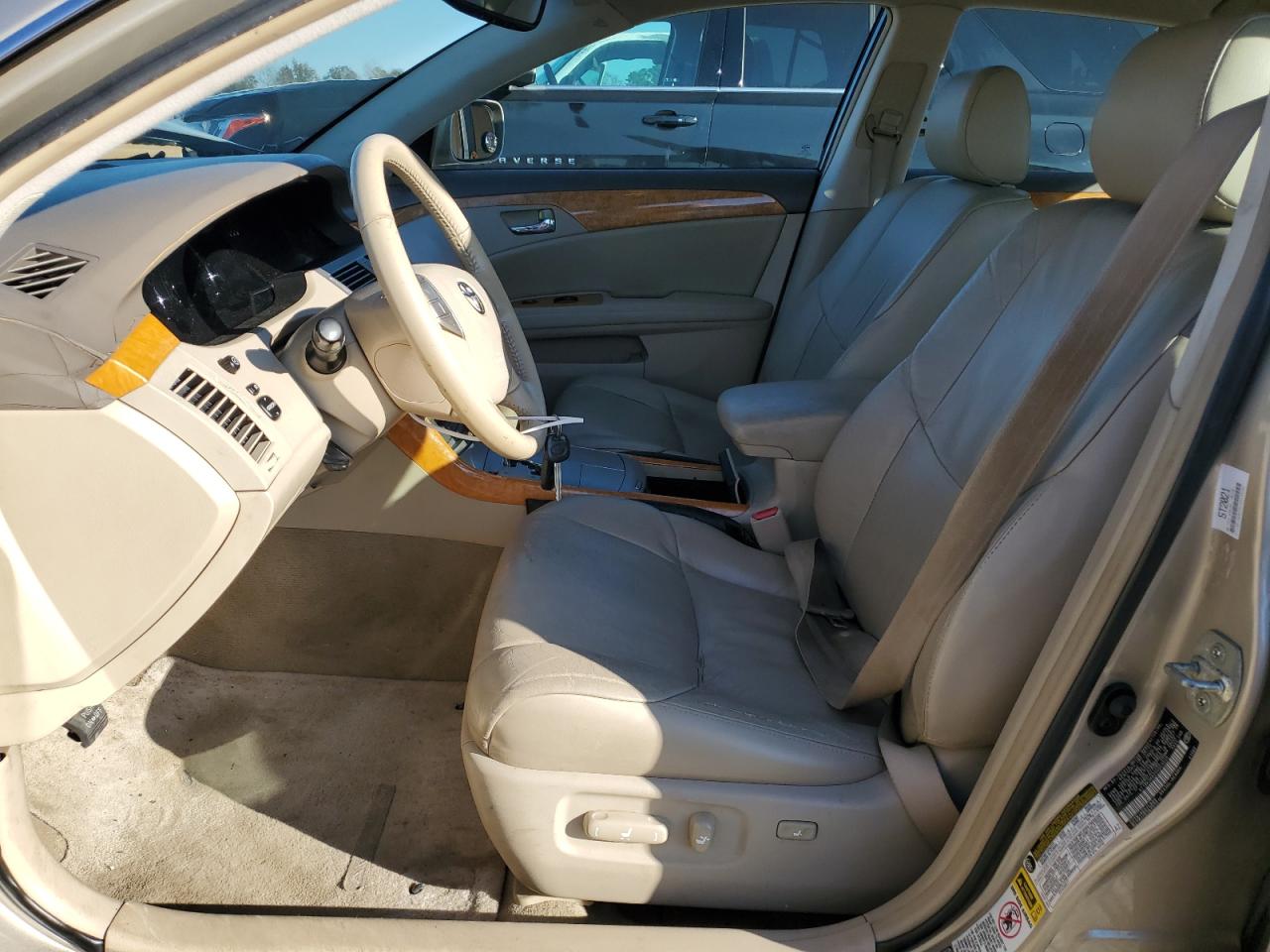 2005 Toyota Avalon - Image 7