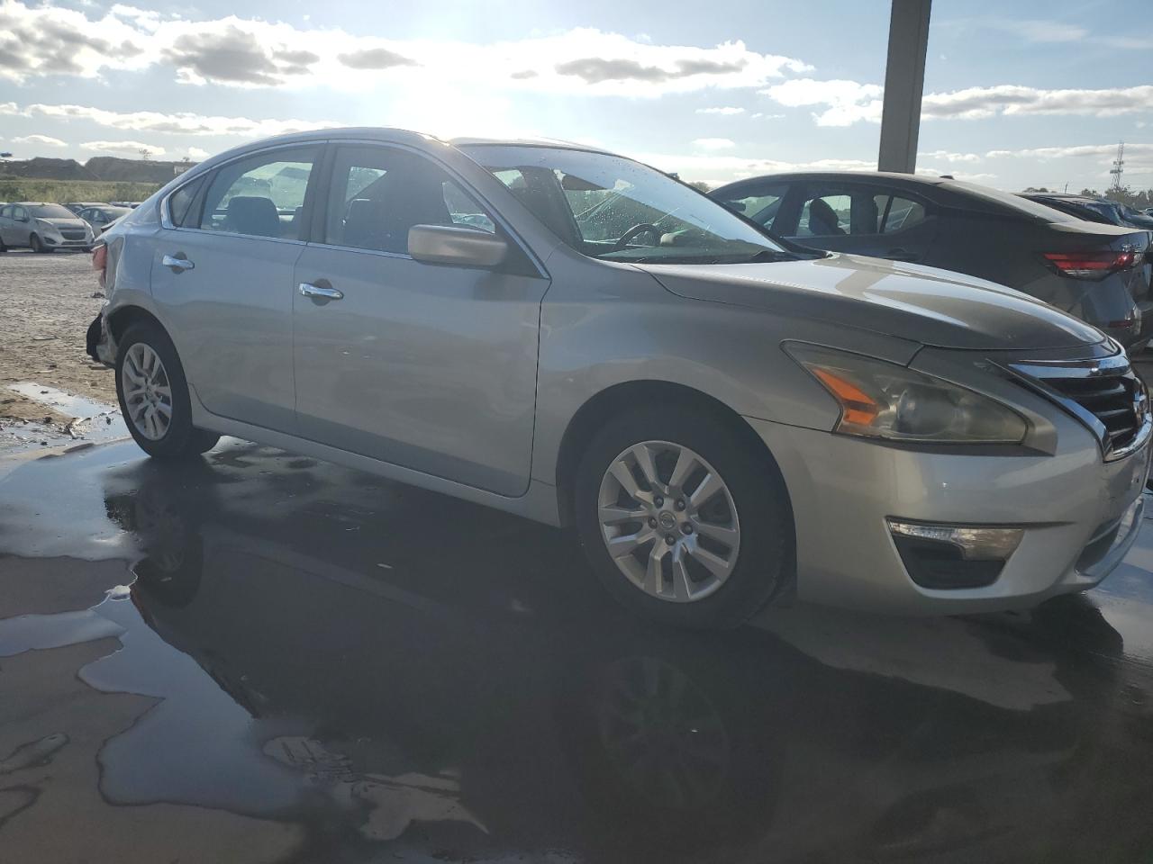 2015 Nissan Altima - Image 4