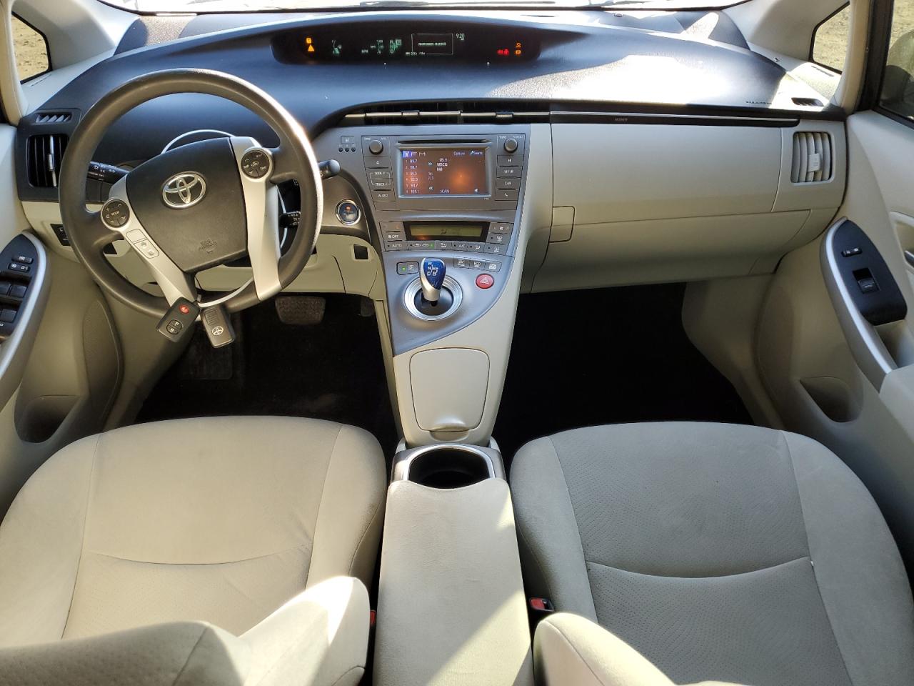 2014 Toyota Prius - Image 8