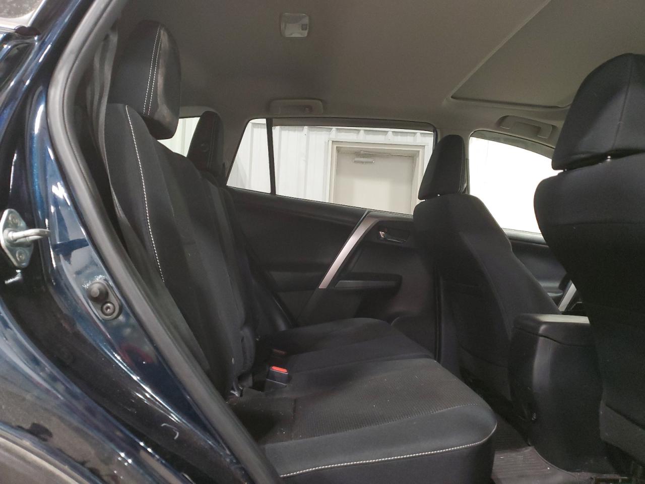 2018 Toyota RAV 4 - Image 11