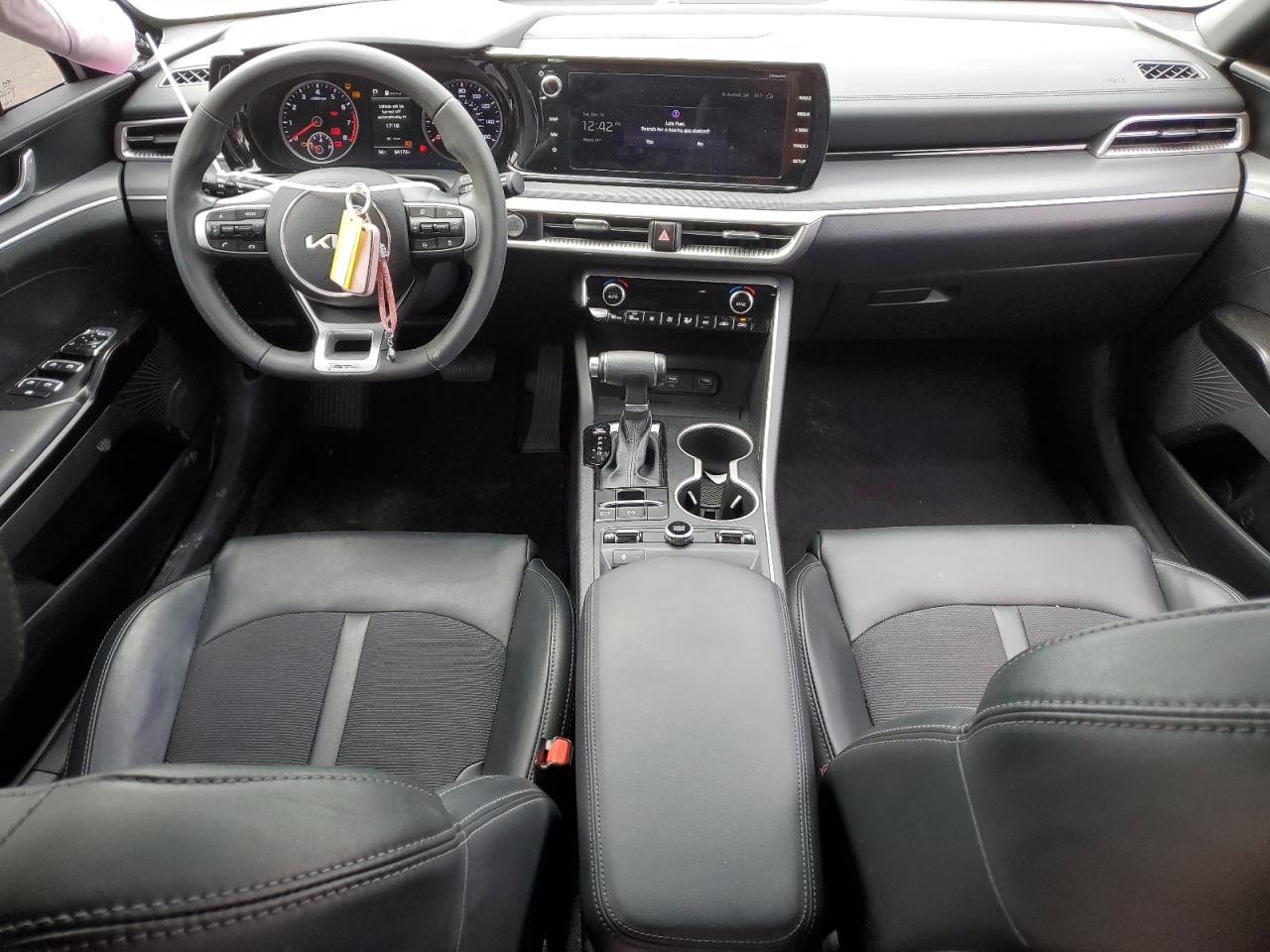 2024 Kia K5 - Image 8