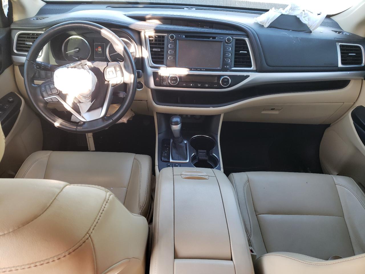 2017 Toyota Highlander - Image 8