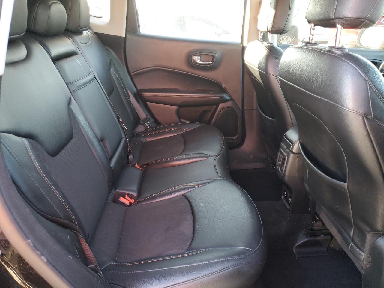 2019 Jeep Compass - Image 11