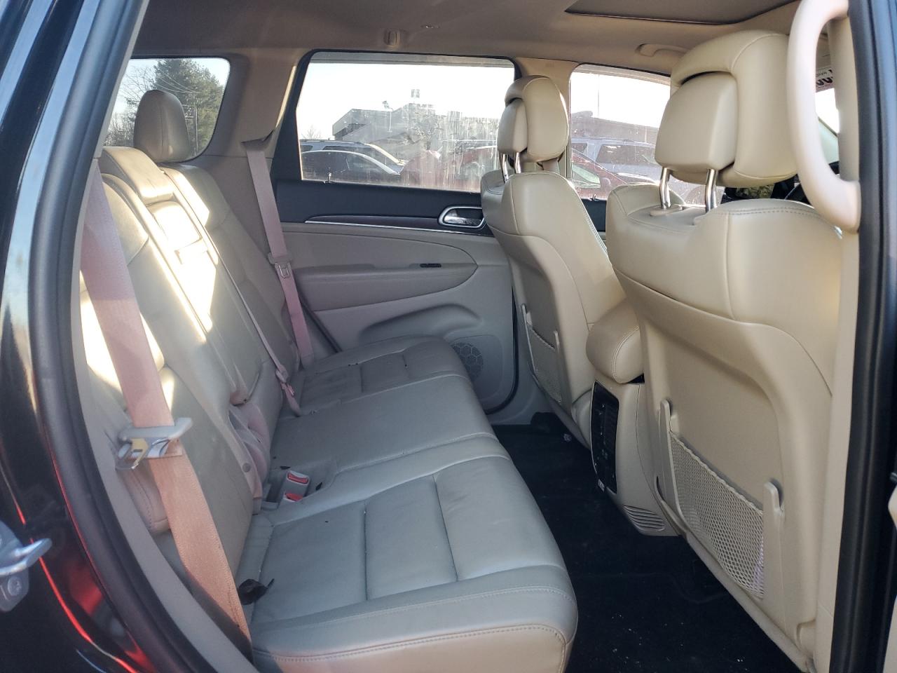 2018 Jeep Grand Cherokee - Image 11