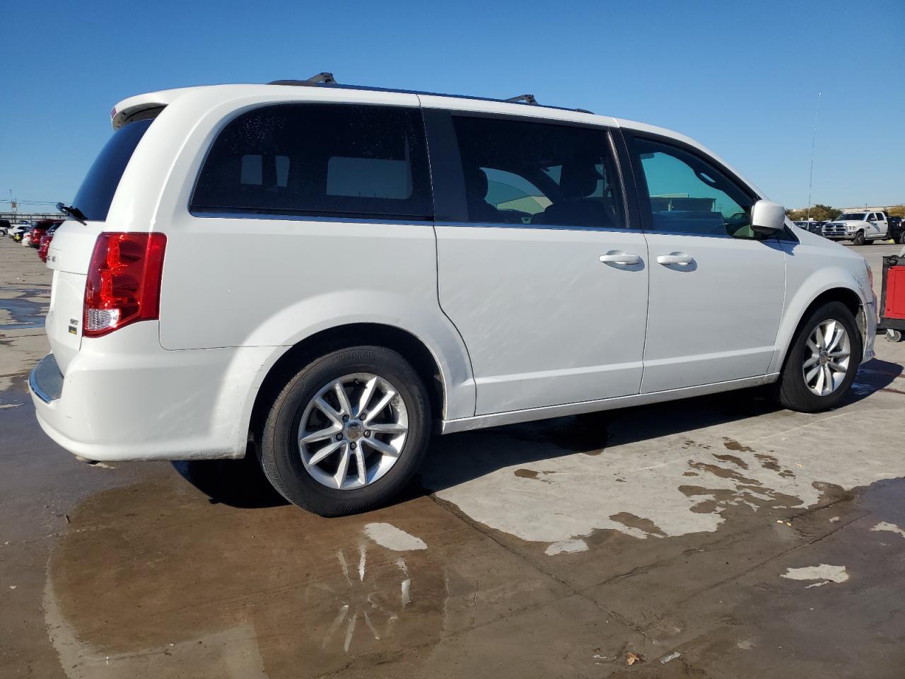 2019 Dodge Caravan - Image 3