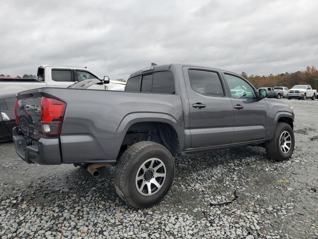 2019 Toyota Tacoma - Image 3