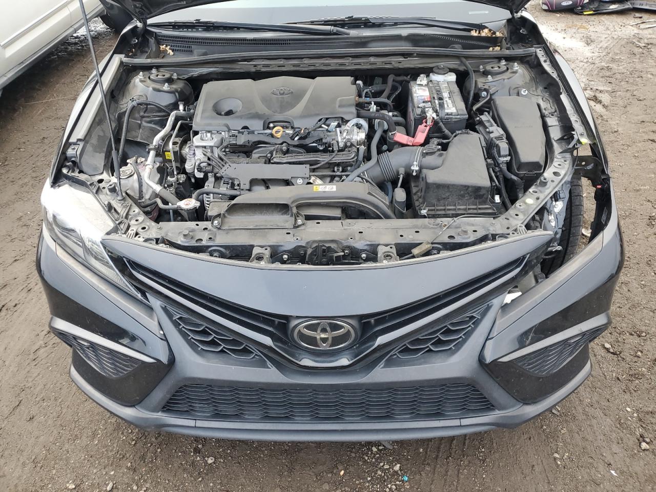 2021 Toyota Camry - Image 11