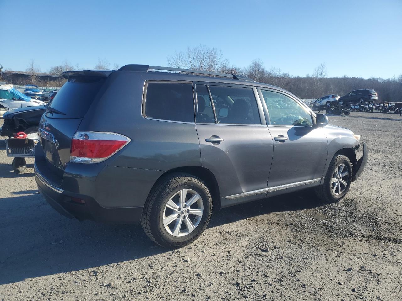 VIN 5TDBK3EH0DS204772 2013 TOYOTA HIGHLANDER no.3