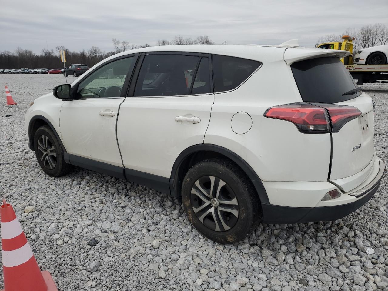 2018 Toyota RAV 4 - Image 2