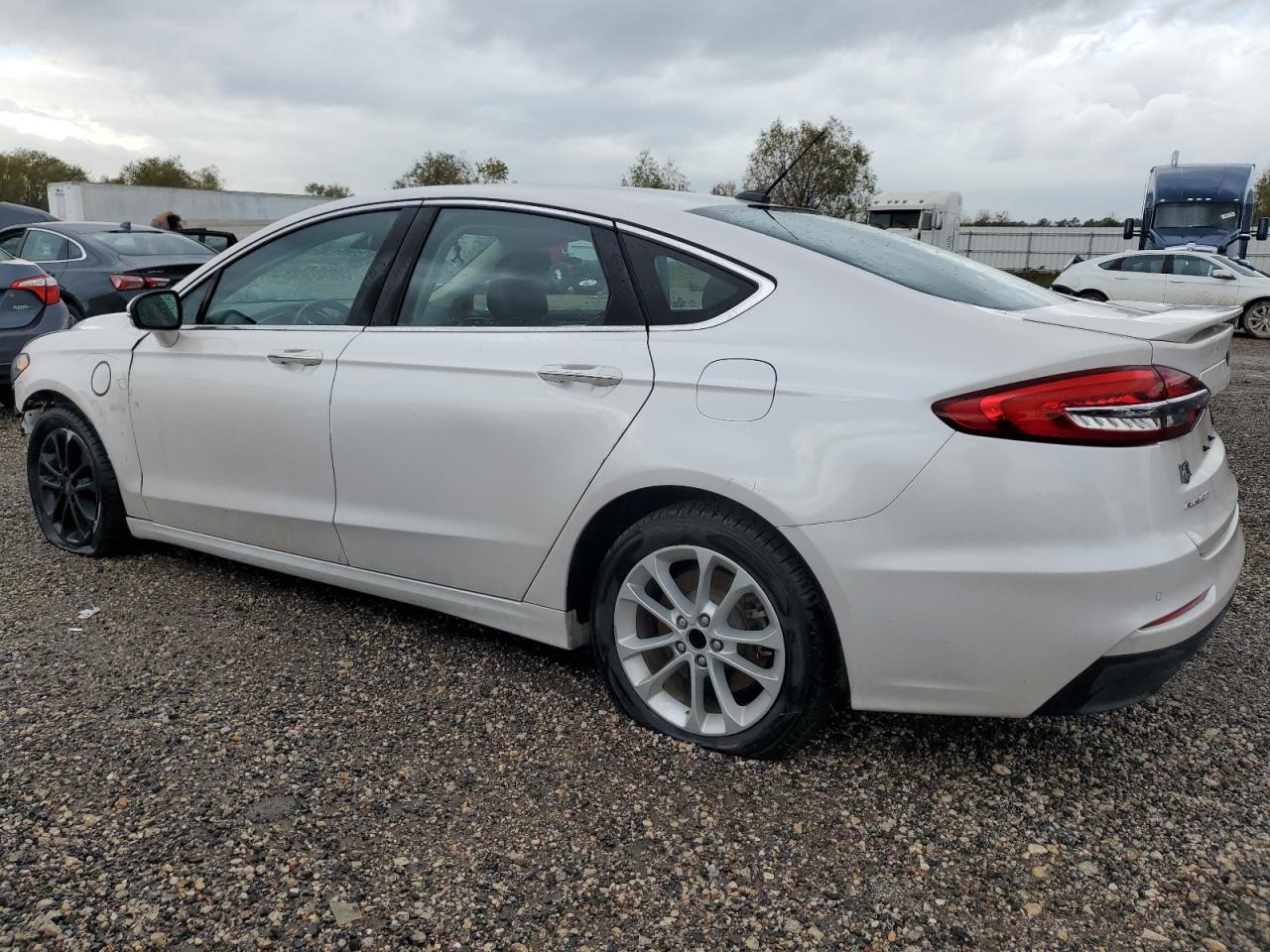 2019 Ford Fusion - Image 2