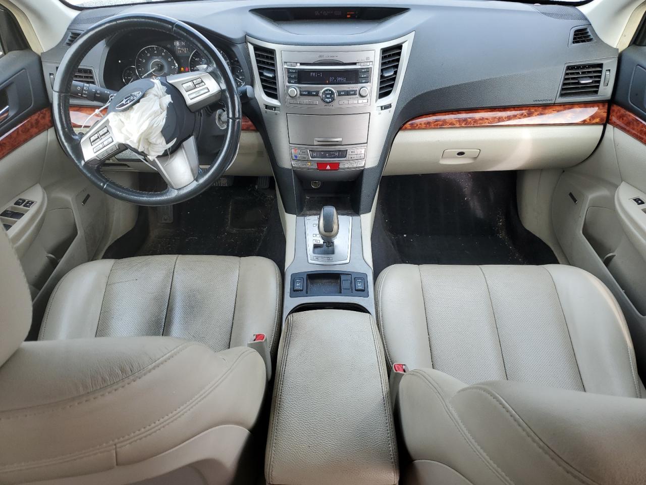2010 Subaru Outback - Image 8