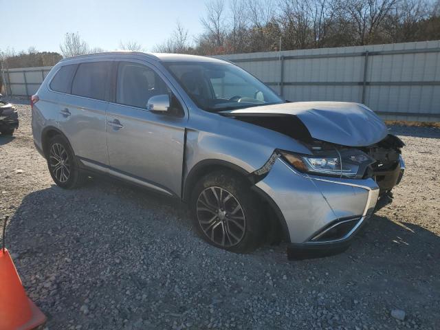  MITSUBISHI OUTLANDER 2017 Srebrny