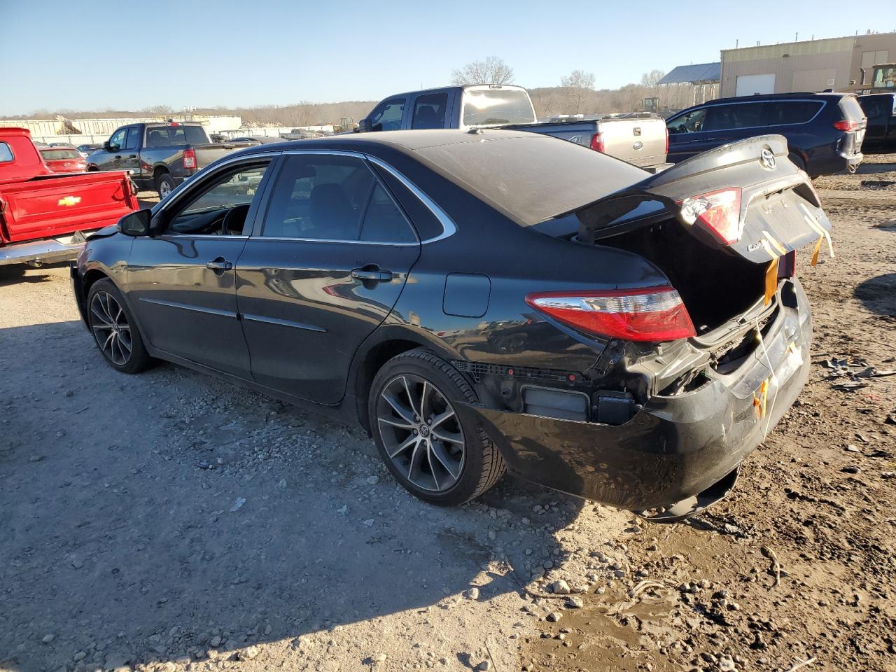 4T1BF1FK5GU527486 2016 TOYOTA CAMRY - Image 2