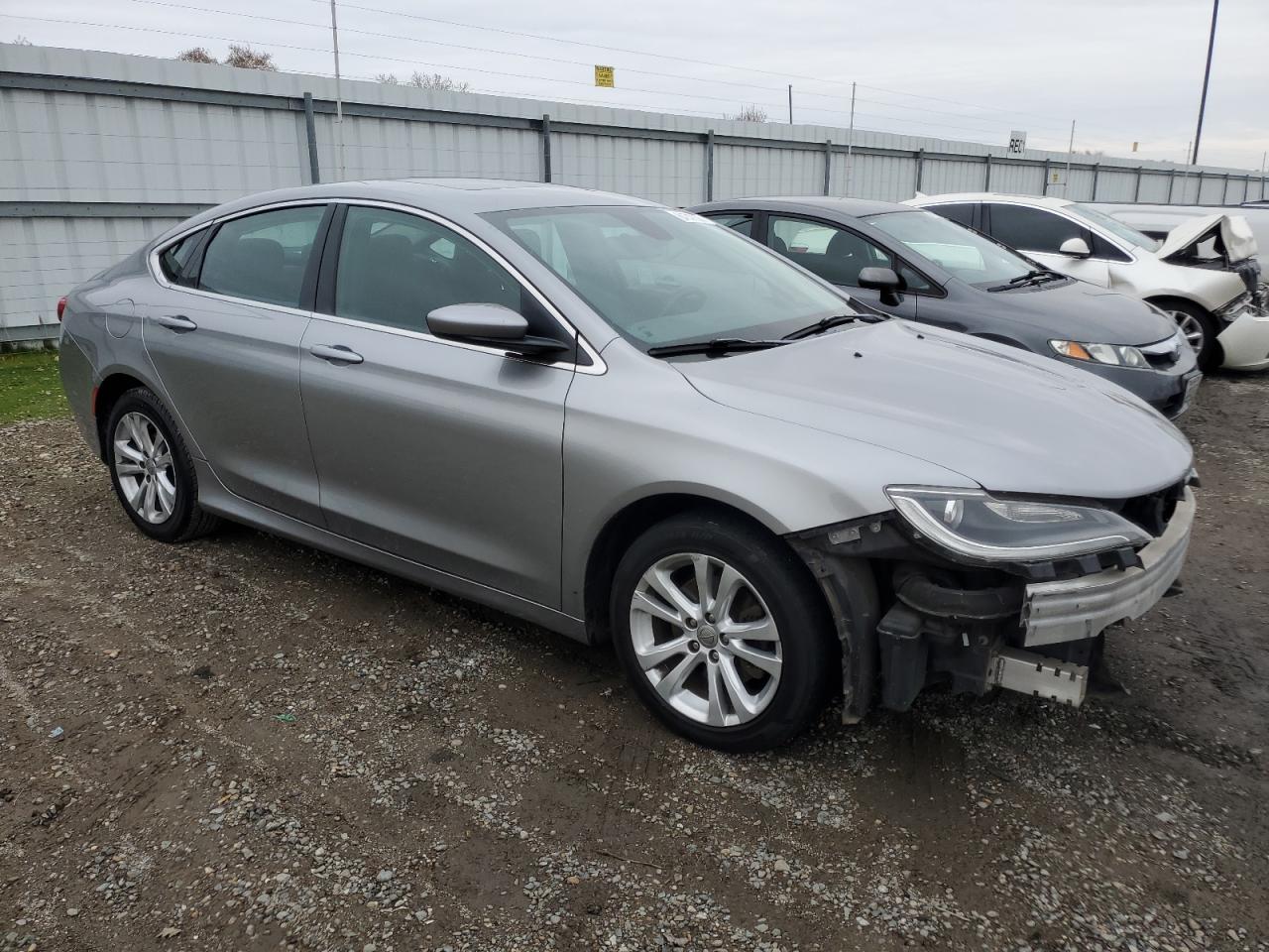 VIN 1C3CCCAB3FN721841 2015 CHRYSLER 200 no.4