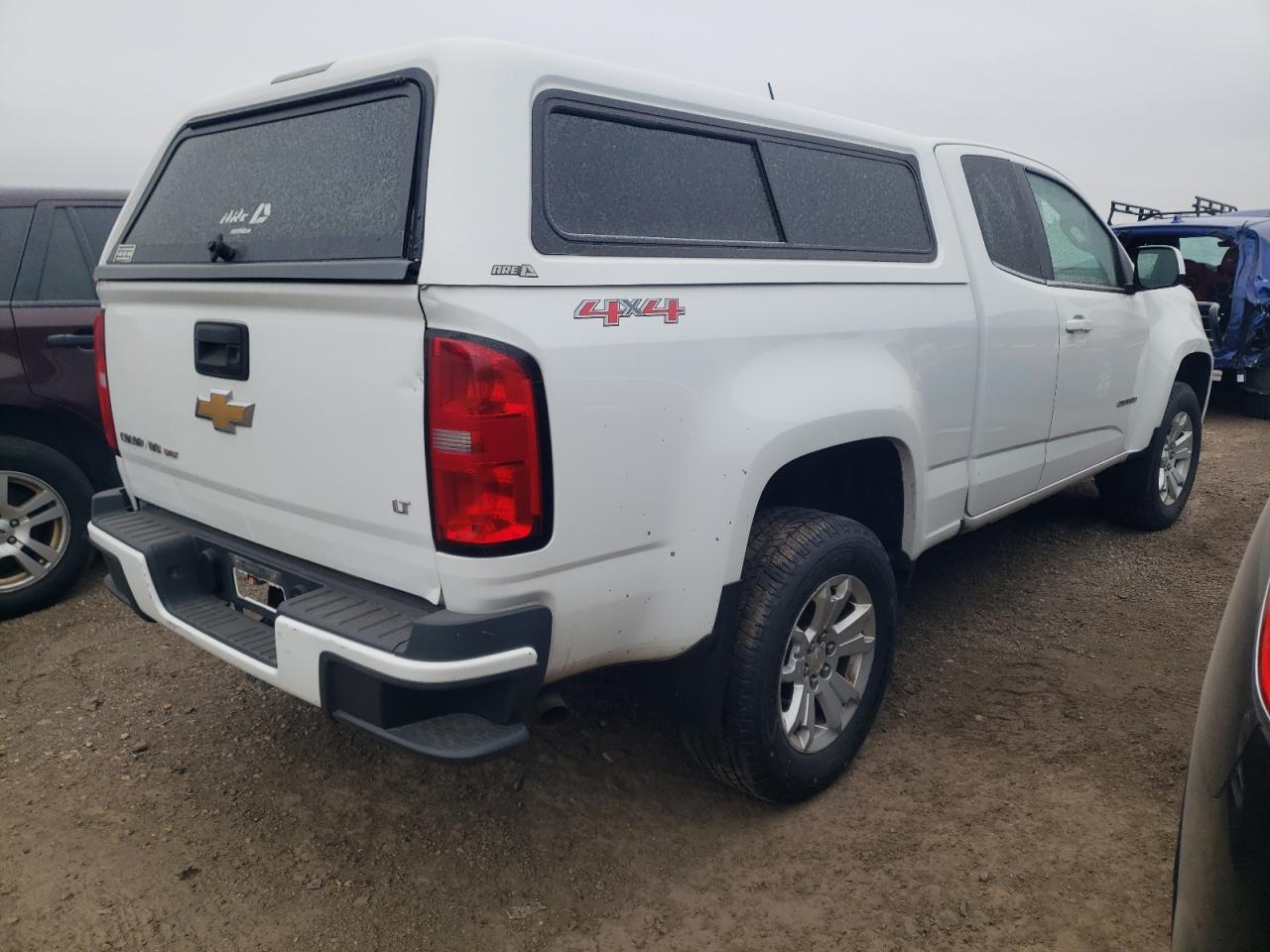 VIN 1GCHTCEN1K1272120 2019 CHEVROLET COLORADO no.3