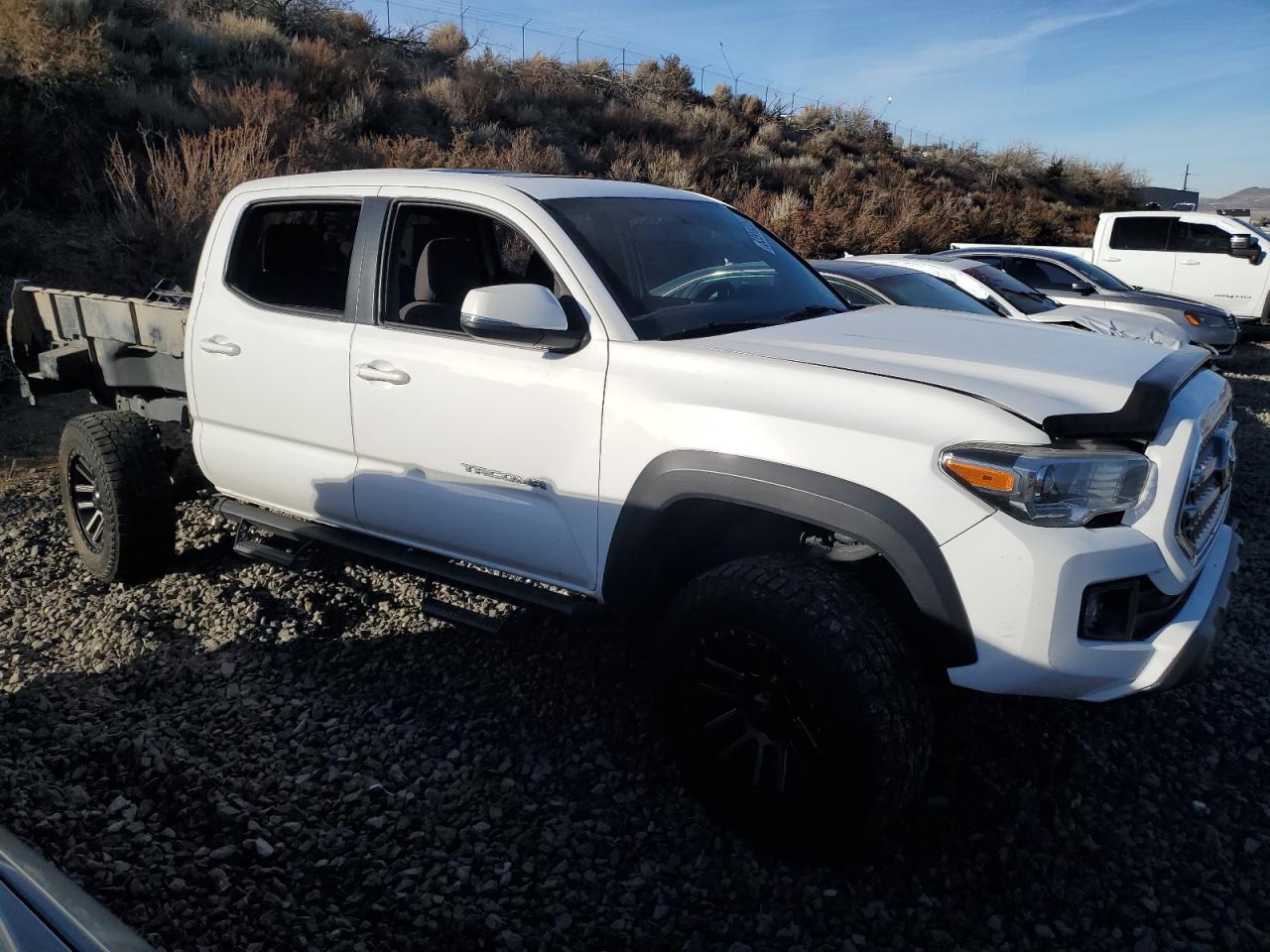 2016 Toyota Tacoma - Image 4