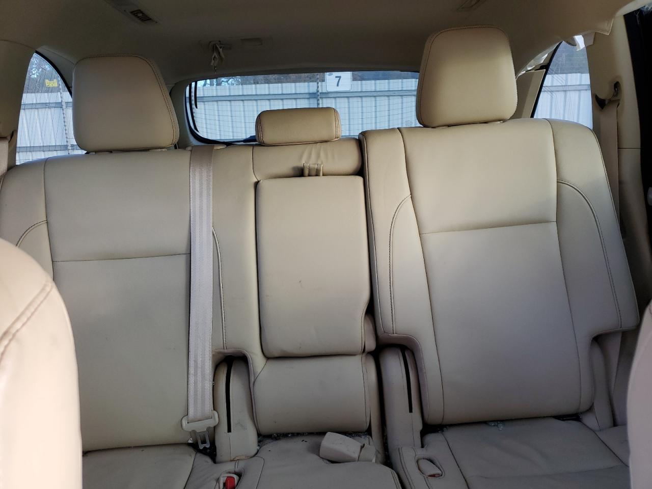 2017 Toyota Highlander - Image 10