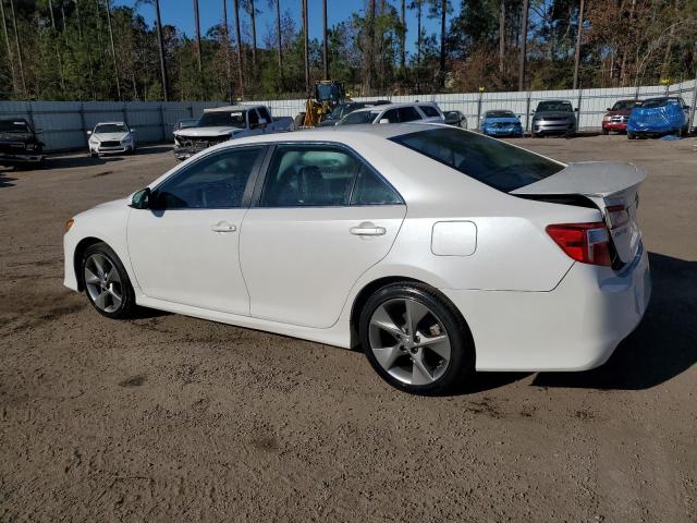  TOYOTA CAMRY 2014 Белый