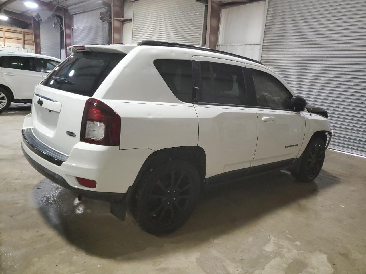 VIN 1C4NJCBA5ED769748 2014 JEEP COMPASS no.3