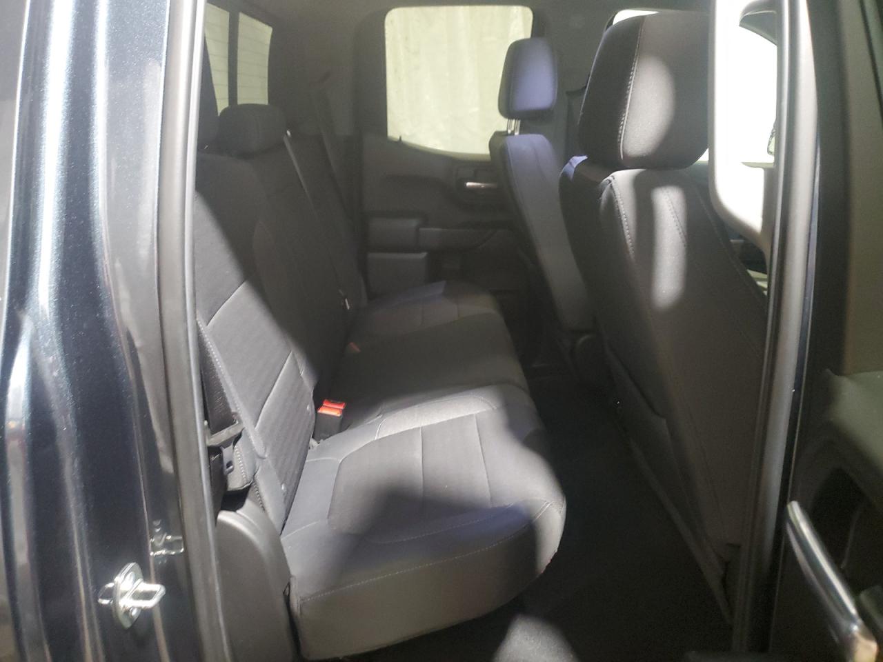 2019 Chevrolet Silverado - Image 10