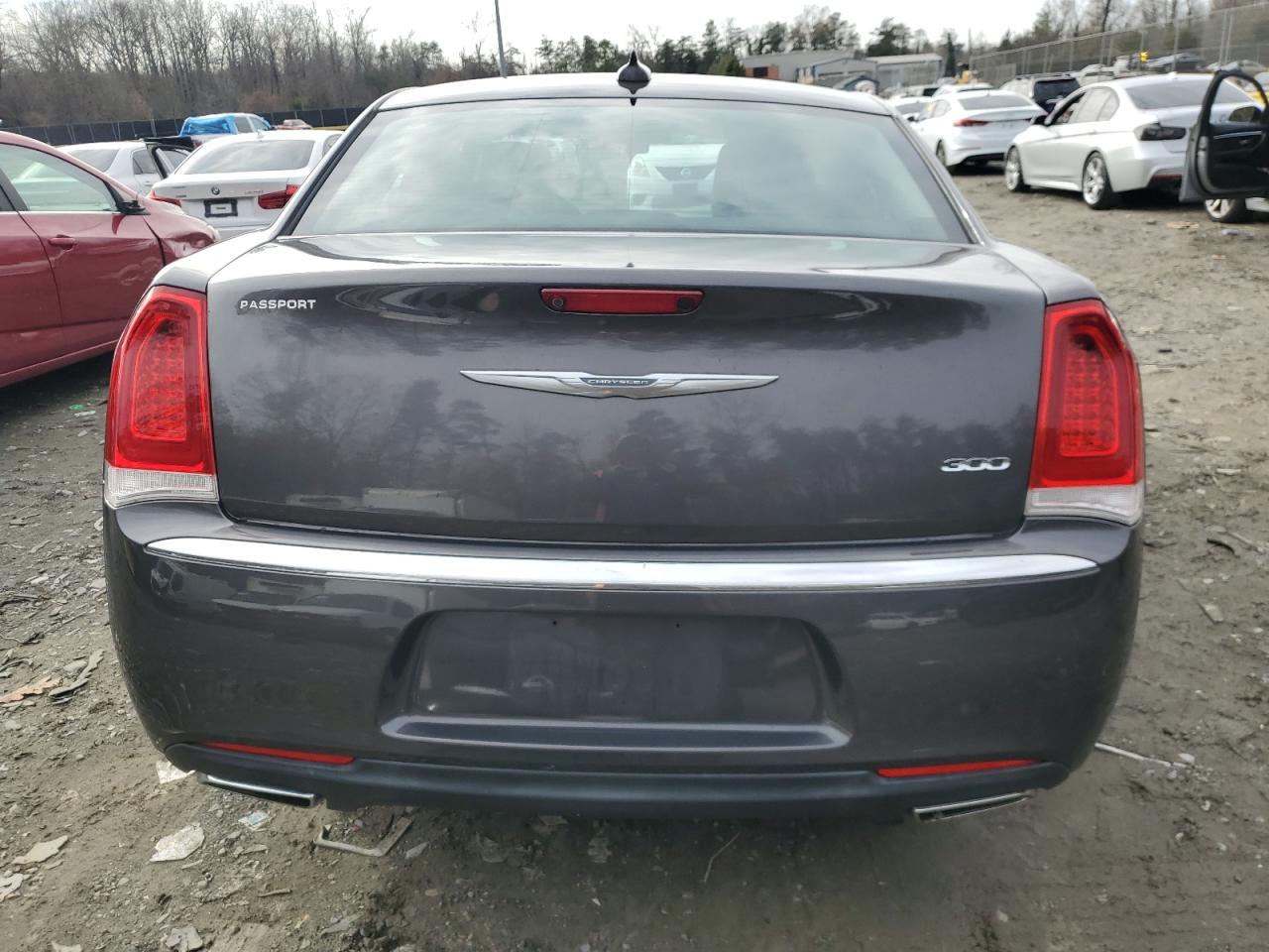 2016 Chrysler 300 - Image 6