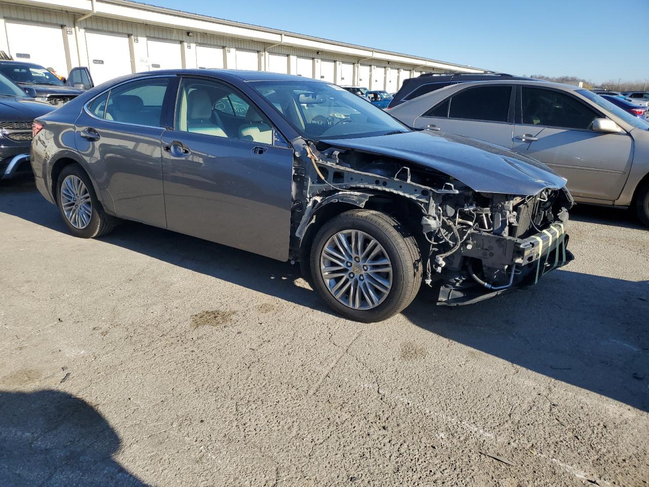 2015 Lexus ES - Image 4