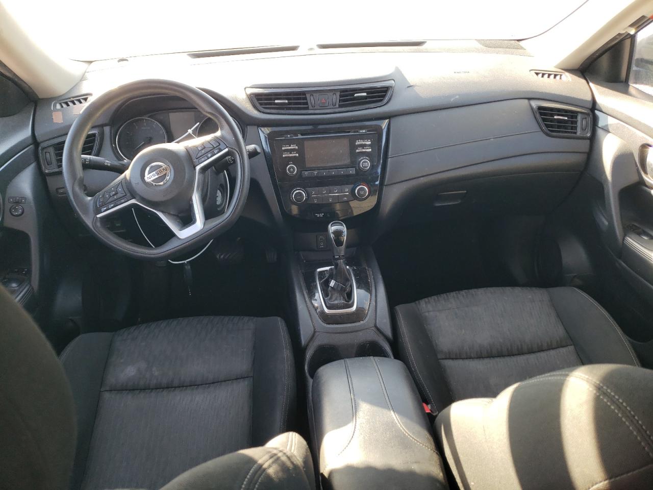 2017 Nissan Rogue - Image 8