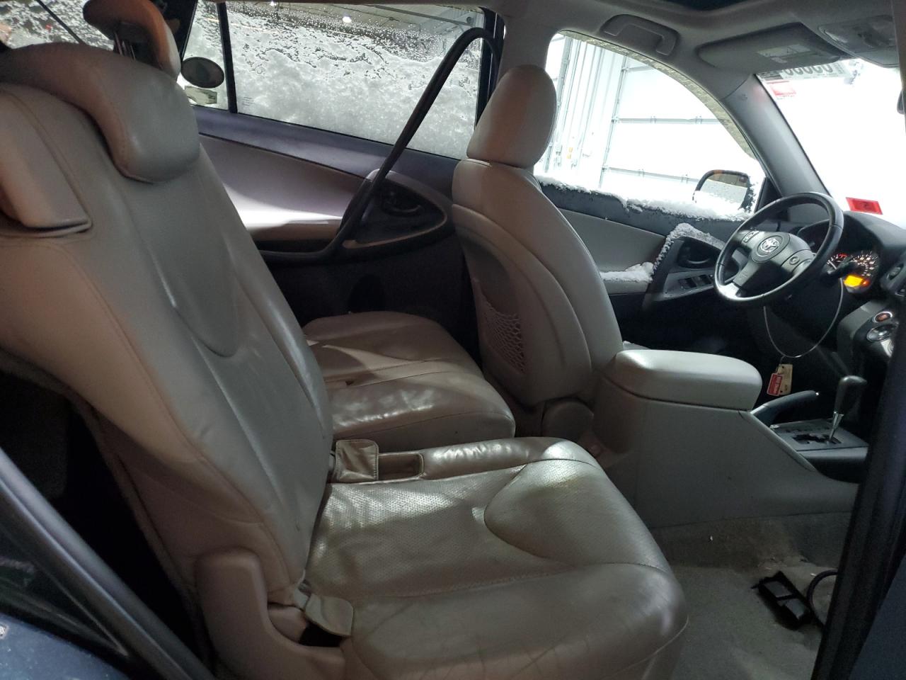 2011 Toyota RAV 4 - Image 11