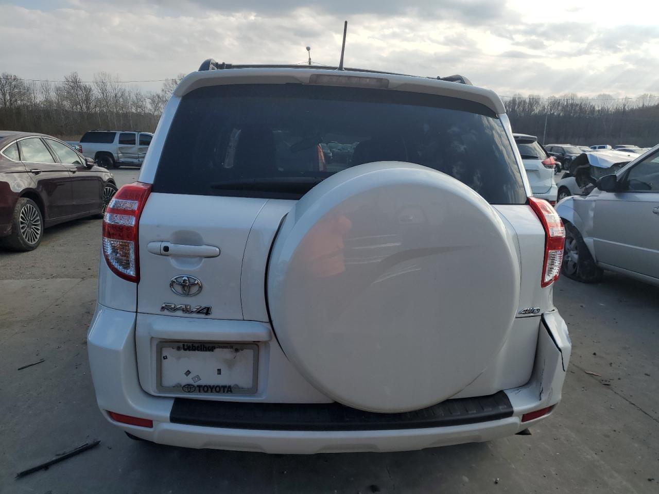 2011 Toyota RAV 4 - Image 6