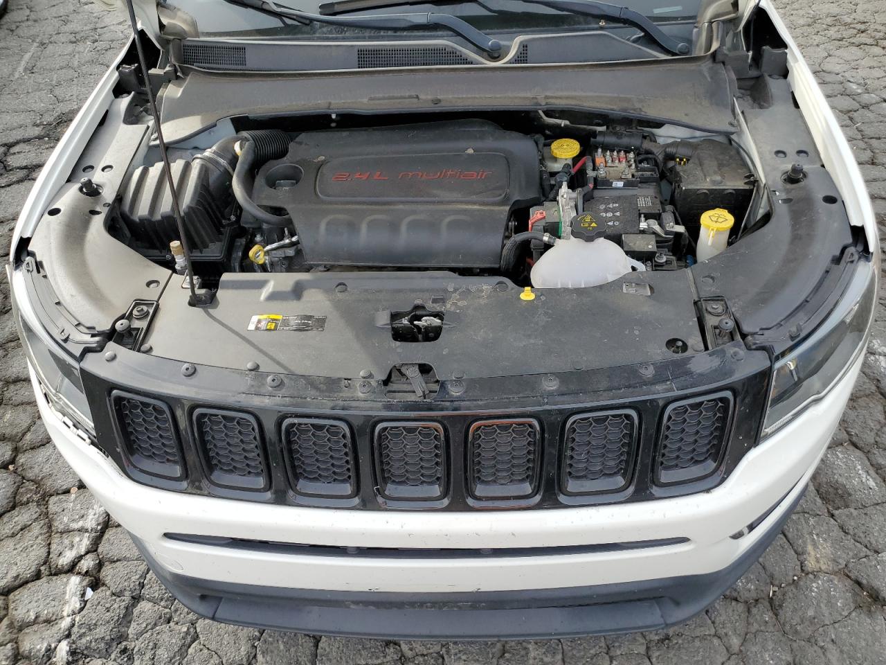 VIN 3C4NJCBB6JT409546 2018 JEEP COMPASS no.12