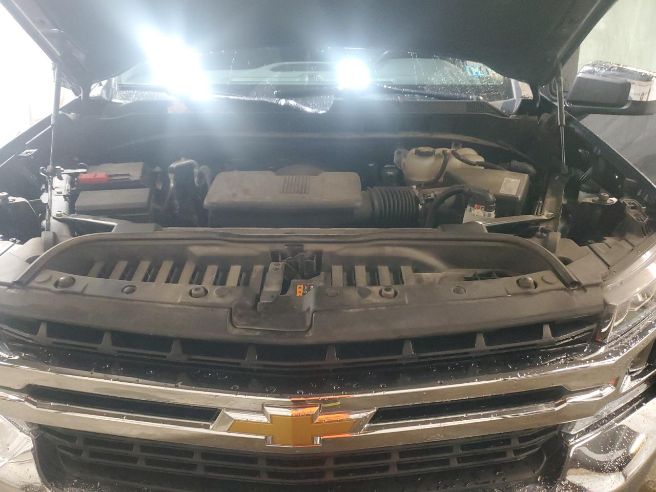 2019 Chevrolet Silverado - Image 11