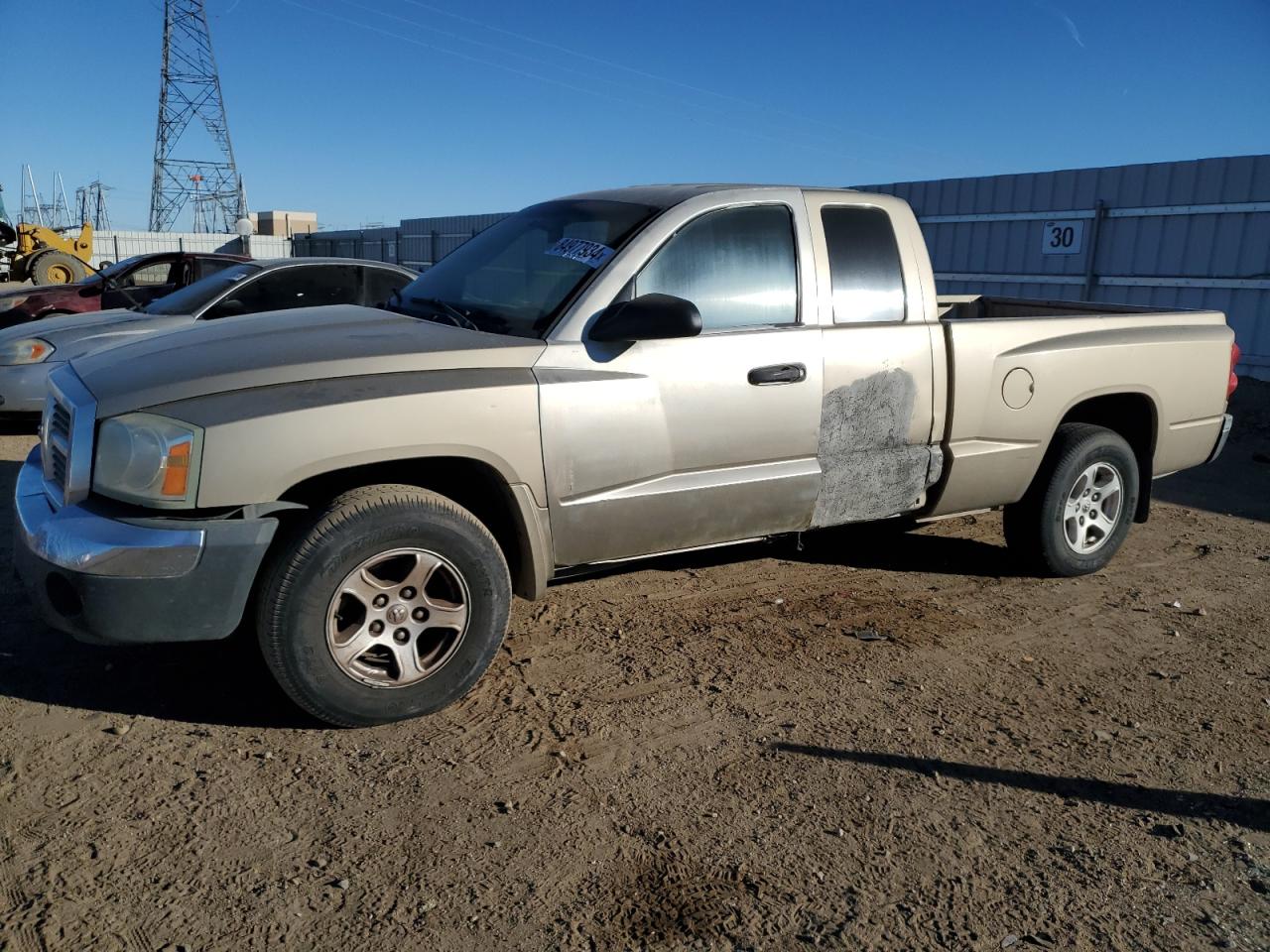 2005 Dodge Dakota Slt for Sale in Adelanto, CA - Minor Dent/Scratches