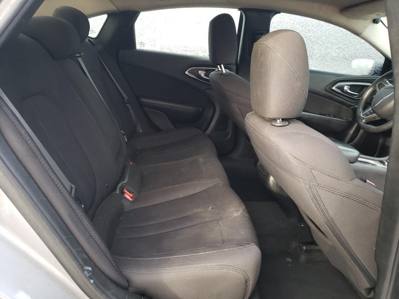 2015 Chrysler 200 - Image 10