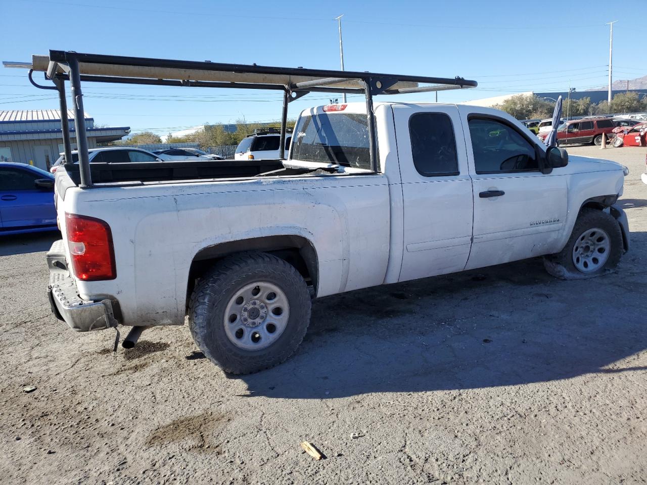 2010 Chevrolet Silverado C1500 white pickup flexible 1GCSCPEA1AZ102995 photo #4