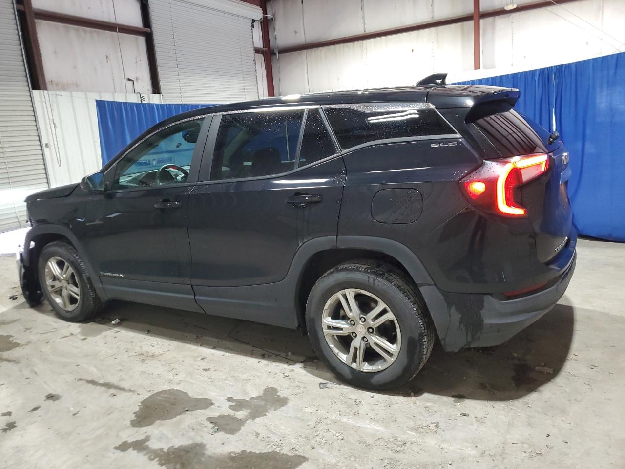 2022 GMC Terrain - Image 2