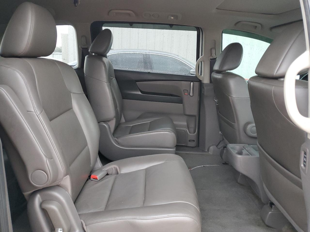 2012 Honda Odyssey - Image 11