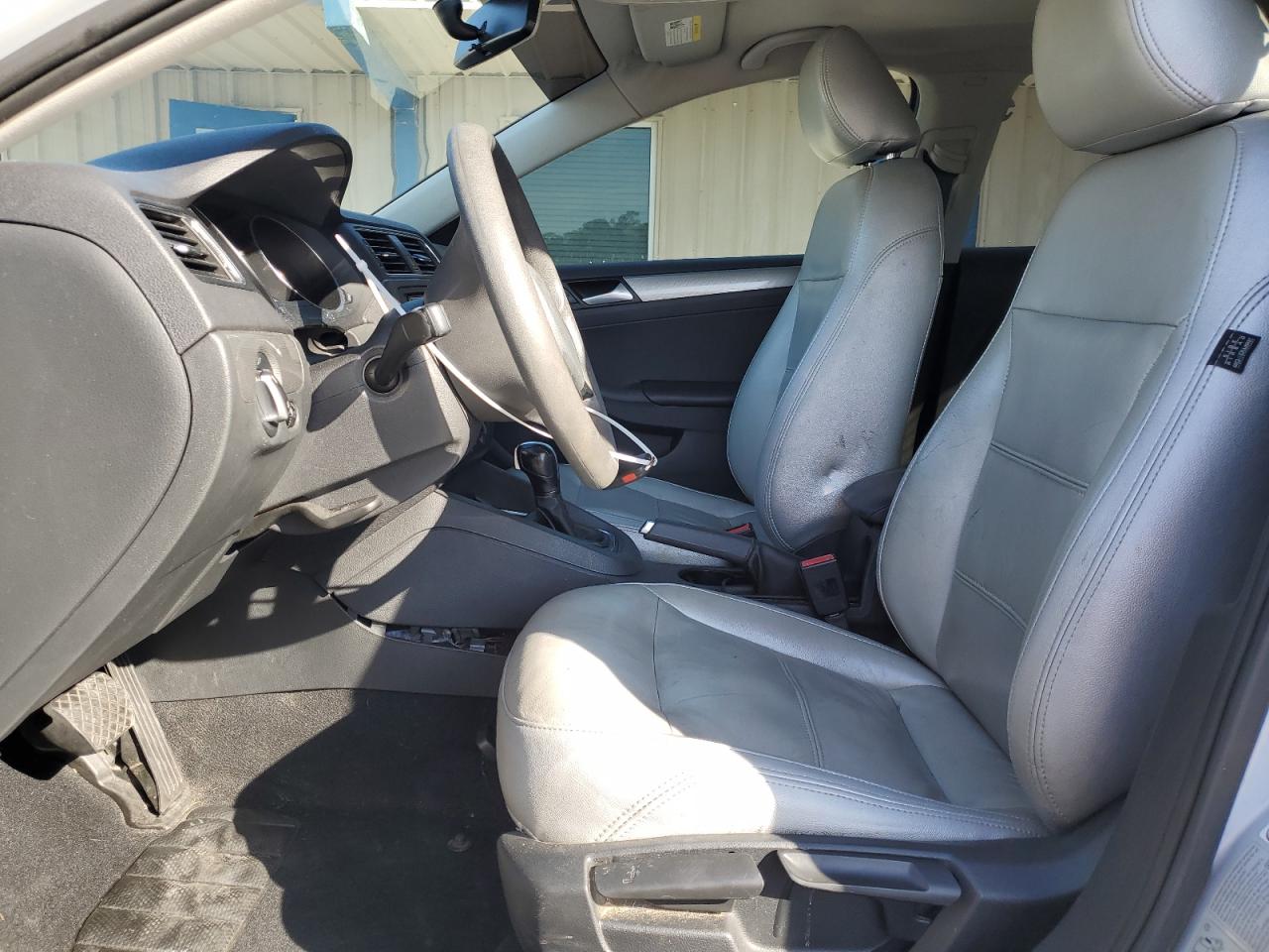 2017 Volkswagen Jetta - Image 7