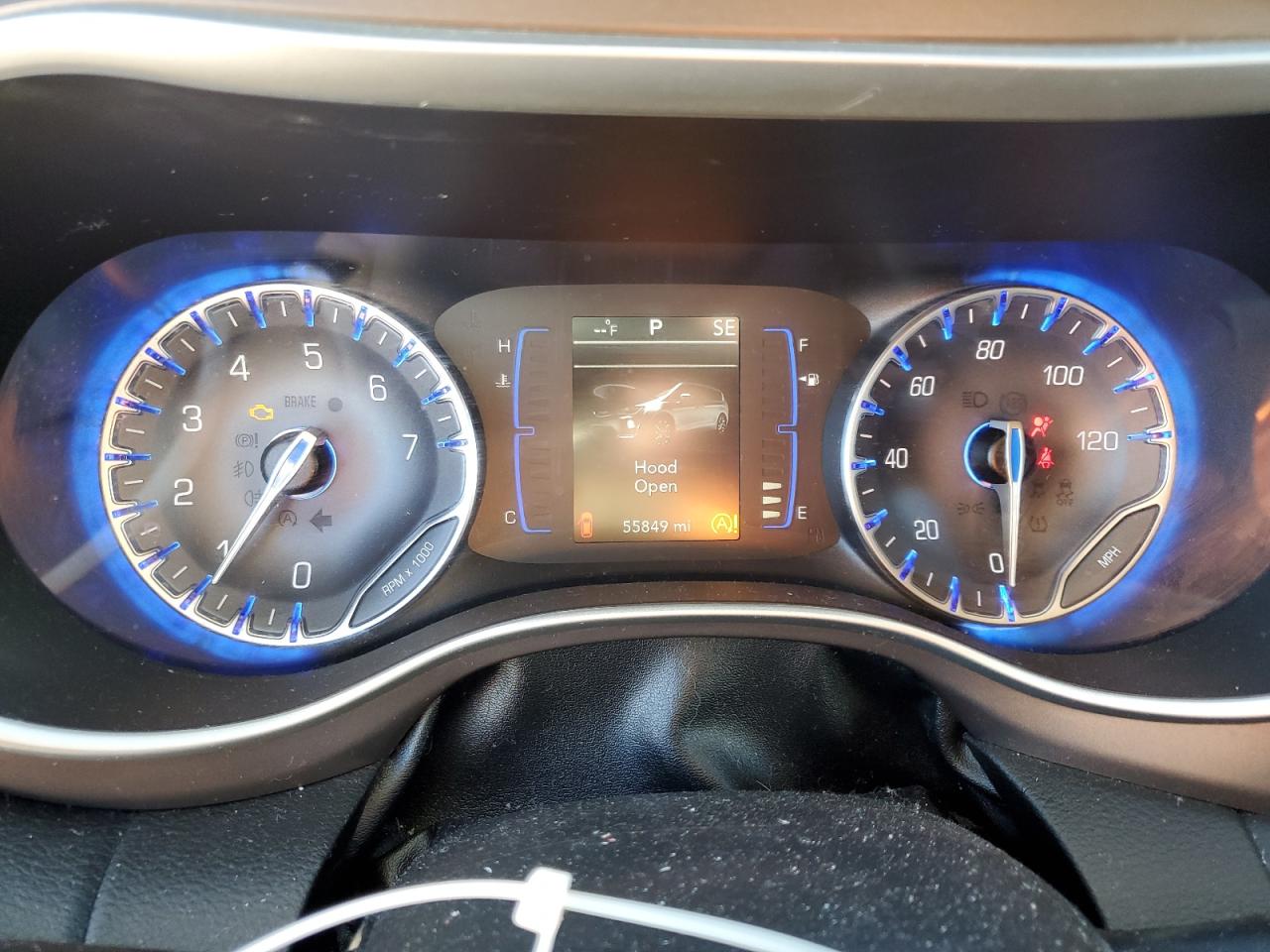 2018 Chrysler Pacifica - Image 9
