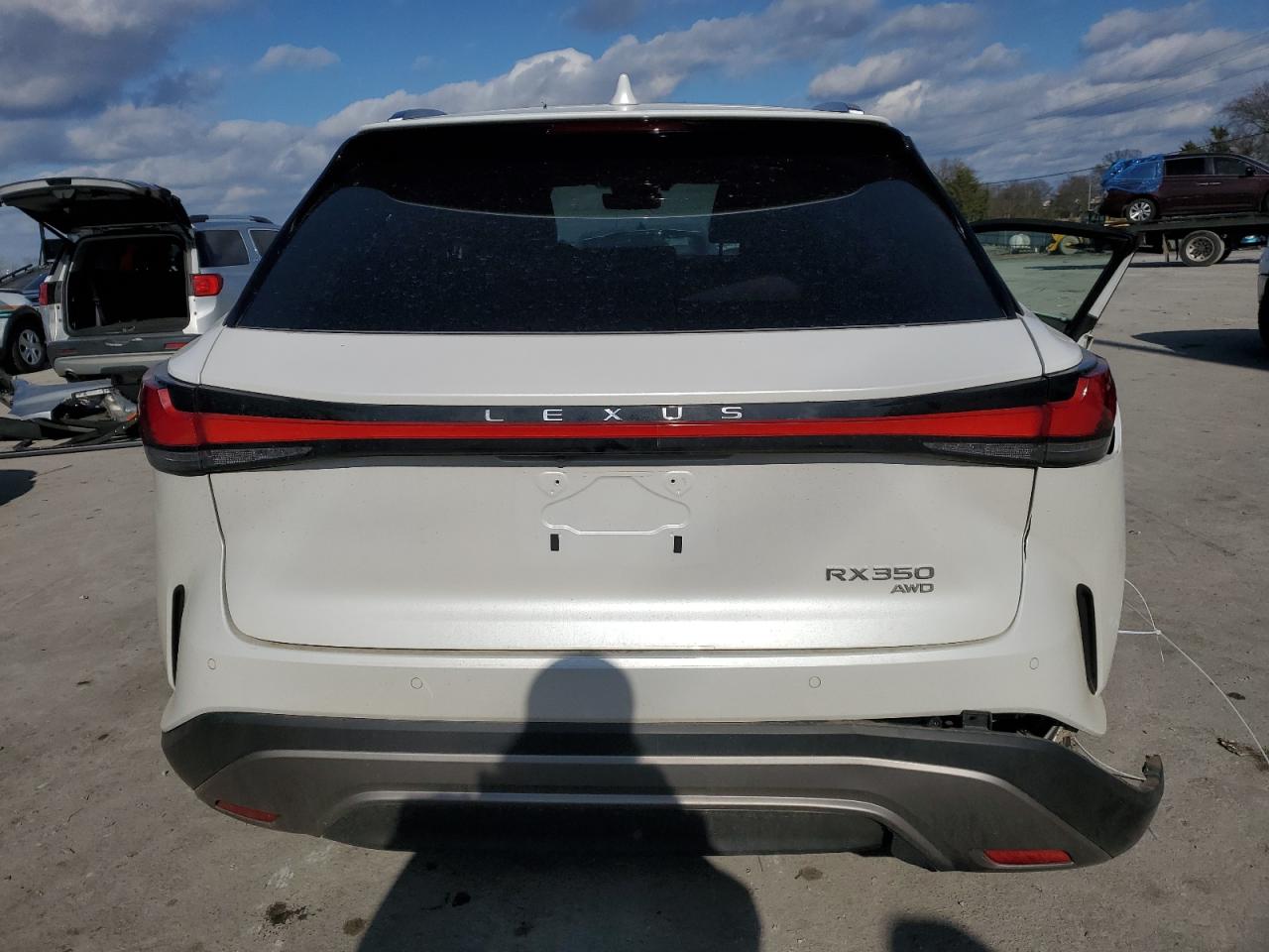 2023 Lexus RX - Image 6
