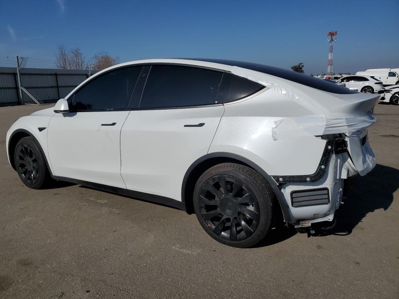 VIN 5YJYGAEE1MF269818 2021 TESLA MODEL Y no.2